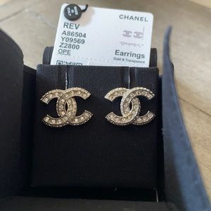NIB flawless Chanel gold/crystal earrings - gorgeous!!! 🎁